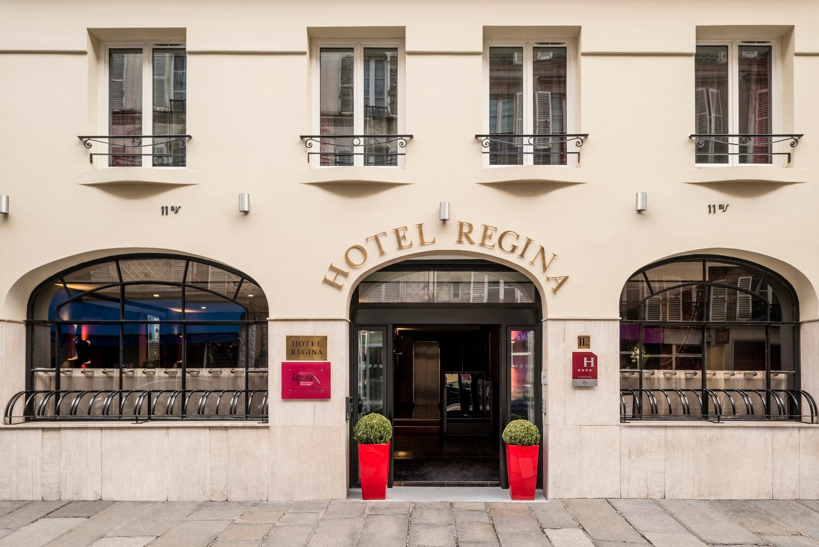 210 Hotel FACADE jpg